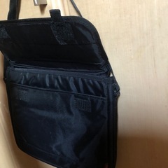 【決まりました】ショルダーバック iPad収納サイズ 肩紐調整可能の画像