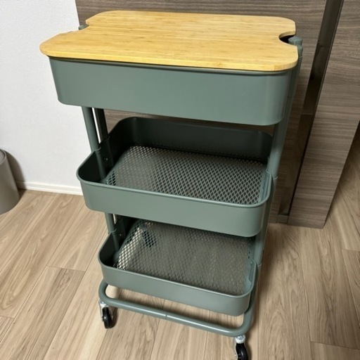 【お取引中】IKEA  イケア　ワゴン　ニトリクッション2つ