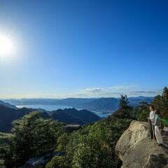 【残席わずか！】紅葉シーズンの宮島で、弥山・ショートトレッキング...