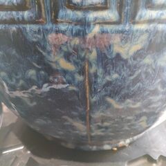 めだか  金魚鉢 大壺  八角形 大火鉢 火鉢 瓶掛 希少 焼物 陶器 水槽  海鼠釉 インテリア なまこ釉 メダカ 鉢 アンティーク 唐物 中国  古物 昭和 レトロ 庭 ガーデニング 古民家 古道具の画像