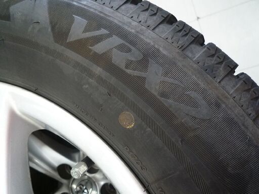トヨタ 130系マークＸ前期で使用 純正アルミ付き スタッドレスタイヤ ブリヂストン VRX2 215/60R16 2022年製 4本