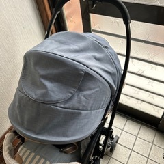 コンビのベビーカーの画像