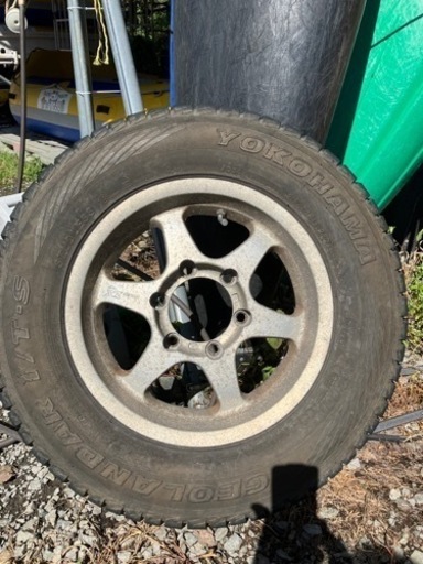 215/70/R/15 スタッドレスタイヤ　4本