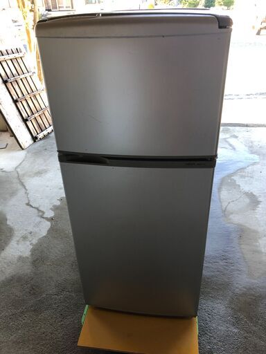 AQUA 2ドア冷蔵庫　AQR-111C(S) 耐熱100℃テーブル!!　静音化設計　109L2014年製