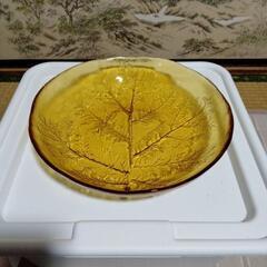 ガラスの大皿（経26.5㌢）
