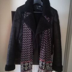 【1月下旬頃迄の出品予定】◆冬物レディースアウター/FOREVER 21/黒Mサイズ◆USED◆の画像