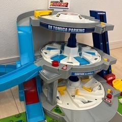 トミカ　ぐるぐるシュートデラックストミカパーキングの画像