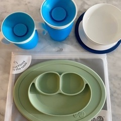 マンチキンミラクルカップ2個、OXOお皿、ezpz (イージーピ...