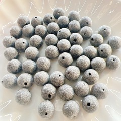 最安値！フロッキービーズ アクセサリーパーツ 1個あたり約4.7円！約6,000個！4色まとめ売り  ベロアビーズ ビーズの画像
