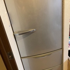 冷蔵庫譲ります　取りに来てくれる方