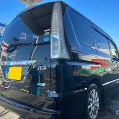 ガソリン代 節約☆S-HYBRID入りました‼️H24年式☆月々1.3万円〜分割払い可❗️車検2年付き！大人気☆ニッサン セレナ☆ナビ☆TVもDVDも見れます☆ETC☆バックカメラ☆フリップダウンモニター☆ドラレコ付きのフル装備☆電動スライドドア☆ウィンカーミラー☆フル装備☆事故修復歴無し☆車内広々三列シート‼️の画像