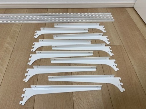 ロイヤルのチャンネルサポート（棚柱）と木棚用ブラケットをセットでお譲りします！