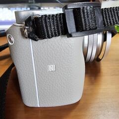 ソニー ミラーレス一眼 α6100 パワーズームレンズキット ホワイト ILCE-6100L W ソニー ミラーレス一眼 α6100 ボディ ブラック ILCE-6100 B 秒間11枚連写 リアルタイム瞳AFの画像