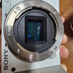ソニー ミラーレス一眼 α6100 パワーズームレンズキット ホワイト ILCE-6100L W ソニー ミラーレス一眼 α6100 ボディ ブラック ILCE-6100 B 秒間11枚連写 リアルタイム瞳AFの画像