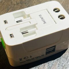 トラベルアダプターの画像