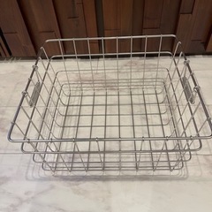 お値下げしました大きめステンレスワイヤーバスケット