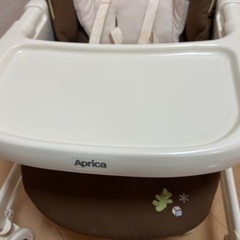 アップリカ　ハイローチェア　ユラリズム　手動の画像