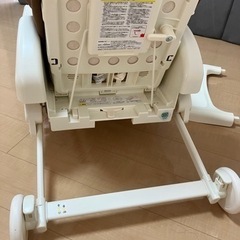 アップリカ　ハイローチェア　ユラリズム　手動の画像