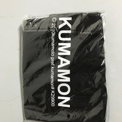 くまモンエプロンと、くまモン携帯傘の画像