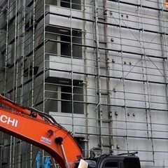 社宅ご用意あり/日給保証/学歴経験不問/20代活躍中/一生ものの技術・スキルが身に付く（足場設置解体作業）の画像