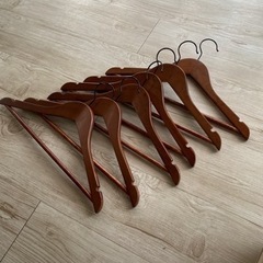 木製ハンガー　20本　差し上げますの画像