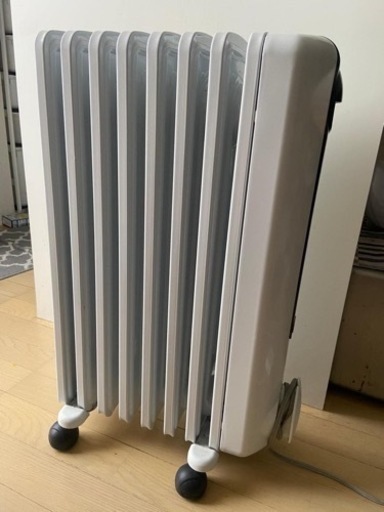 デロンギ(DeLonghi)  オイルヒーター ホワイト L字型フラットフィン8枚 [8~10畳用]