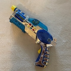 ディズニー　バスのピストル　鉄砲