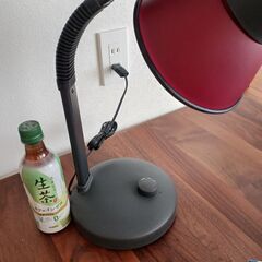 山田照明デスクライトの画像