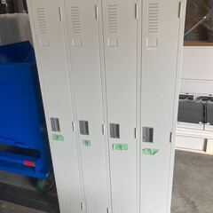 スチール製4名用ロッカー（大）