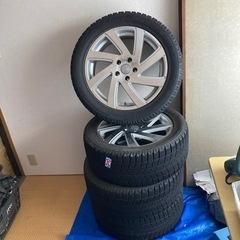 スタッドレス　235/50R18  8.000円の画像