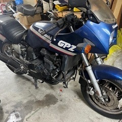 【カワサキ GPZ900 A5】カッコいい旧車ですね！トップガン...