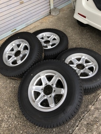 ハイエース　スタッドレス　ホイールセット　22年製