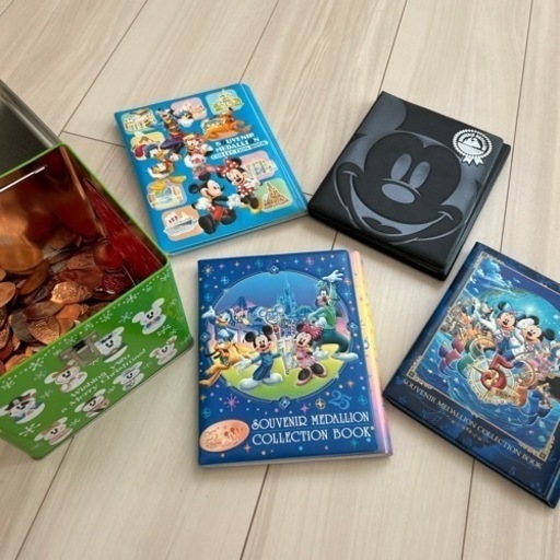 ディズニーランド　ディズニーシー　スーベニアメダル大量
