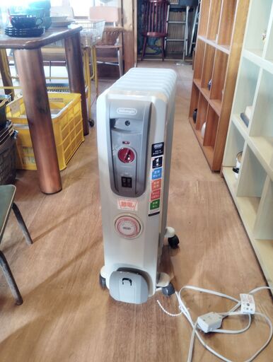 DeLonghi デロンギ オイルヒーター H770812EFSN-GY キャスター付き　/UJ-0743 北