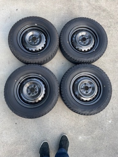 185/70R14 ブリヂストン　スタッドレスタイヤ4本