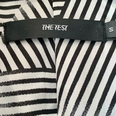 THE TEST 青と黒のチェック冬用コートの画像