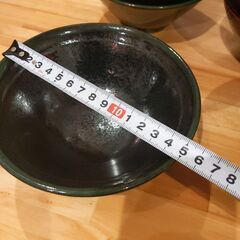 【無料】少し大きめのライスボウル 茶碗 中古品 緑6個 黑4個の画像