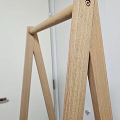 【値下げ】無印良品 木製ハンガーラックの画像