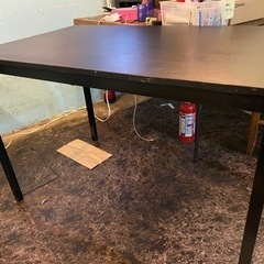 黒テーブル2台無料で譲ります。