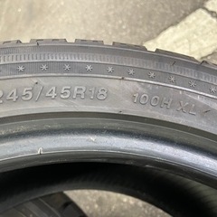 ◆バリ溝◆美良品/スタッドレスタイヤ/245/45R18/2022年製4本セット◇の画像