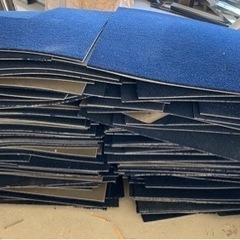 タイルカーペット青色🔷本日、〆切‼️の画像