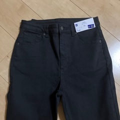 未使用　GU ハイウエスト スキニージーンズ (裾上げあり)の画像