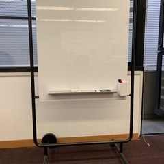 コクヨおしゃれな移動式ホワイトボード　