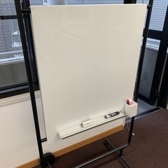 コクヨおしゃれな移動式ホワイトボード　の画像