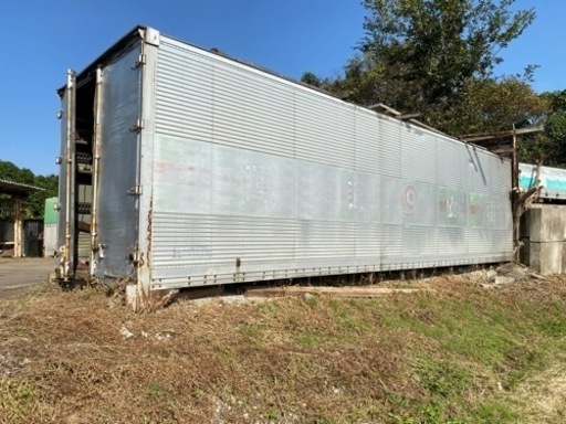 大型トラックコンテナ