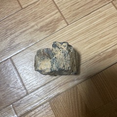 何かの石の画像