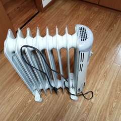 電気ストーブ500円で譲りますの画像