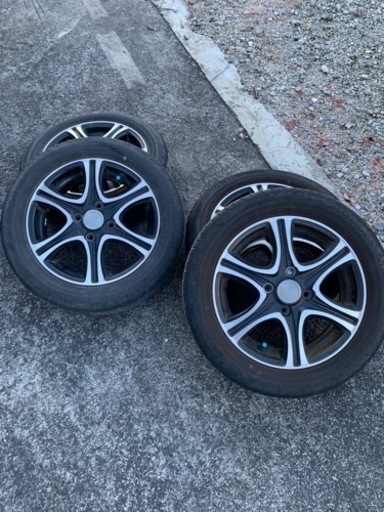 車のアルミホイール ナット付き