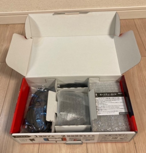 新型Nintendo  Switch スイッチ　美品　ソフト、ケース、ガラスフィルム付