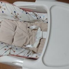 赤ちゃん　バウンサー　食事椅子の画像